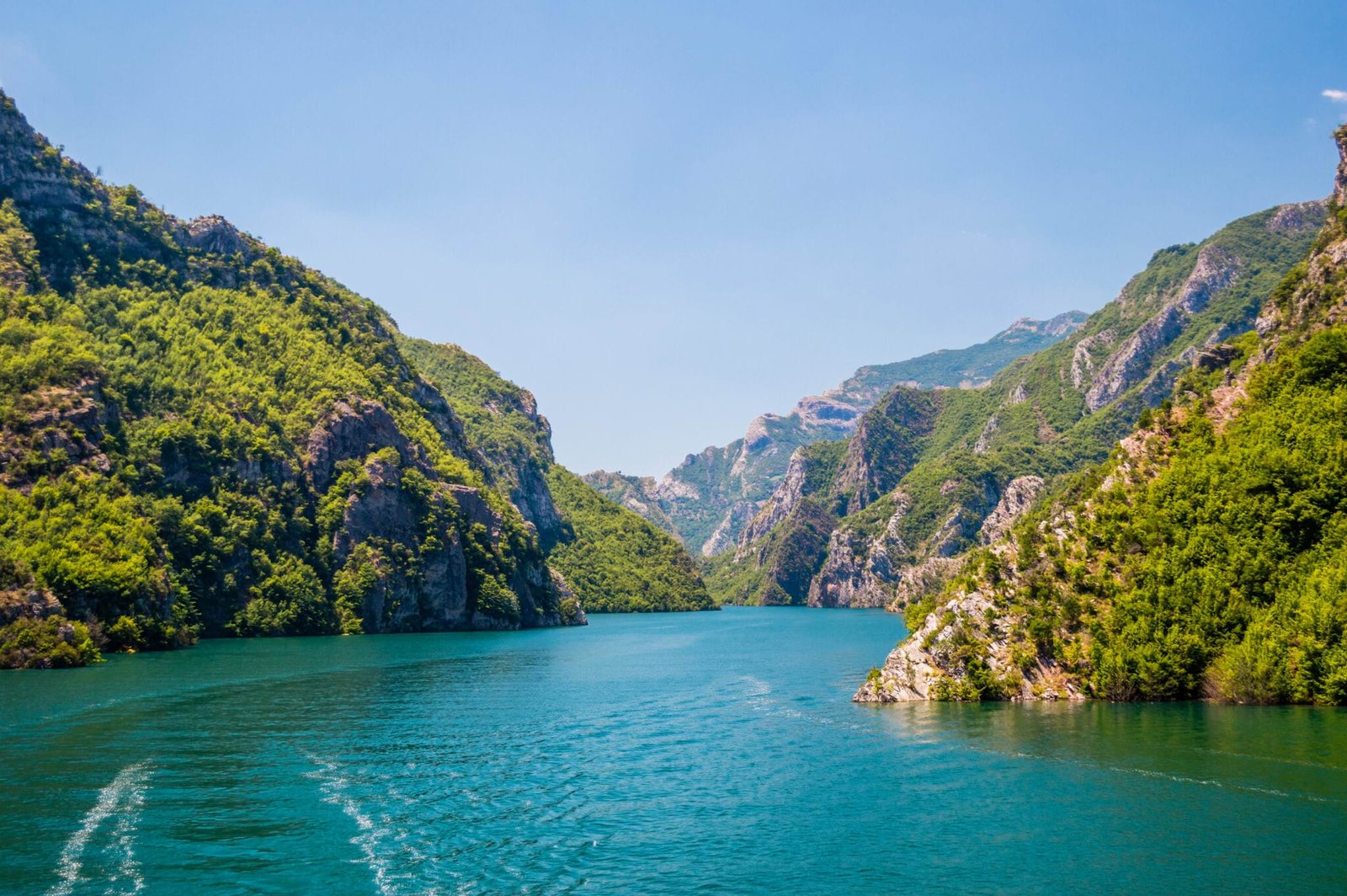 Lac de Koman – fjords albanais
