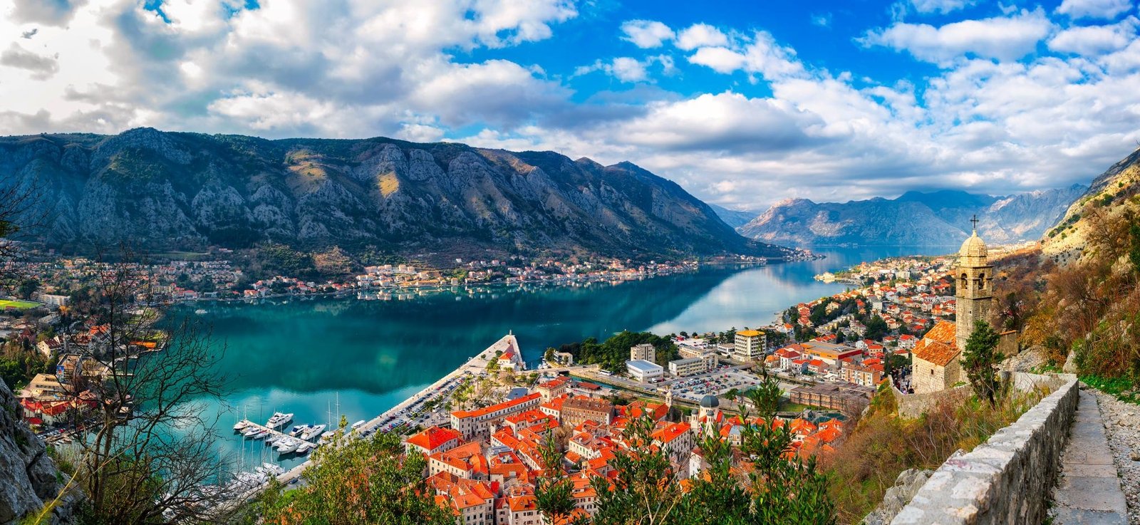Kotor – baie et vieille ville