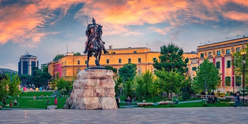 Tirana – place Skanderbeg