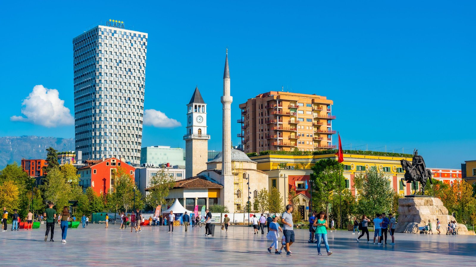 Tirana – place Skanderbeg