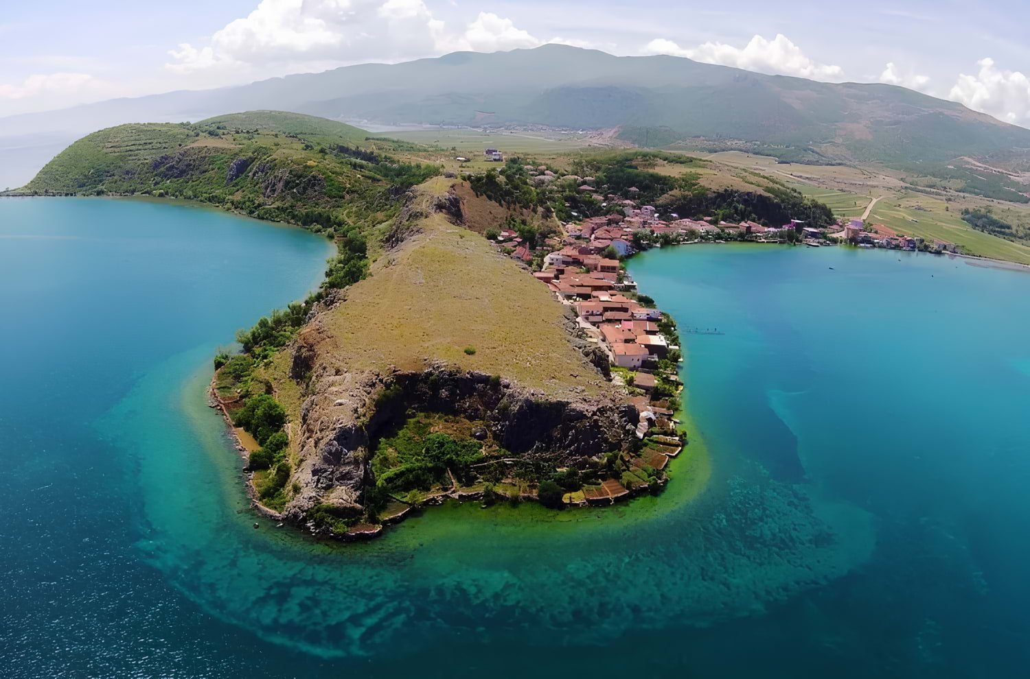 Lin – village au bord du lac d'Ohrid
