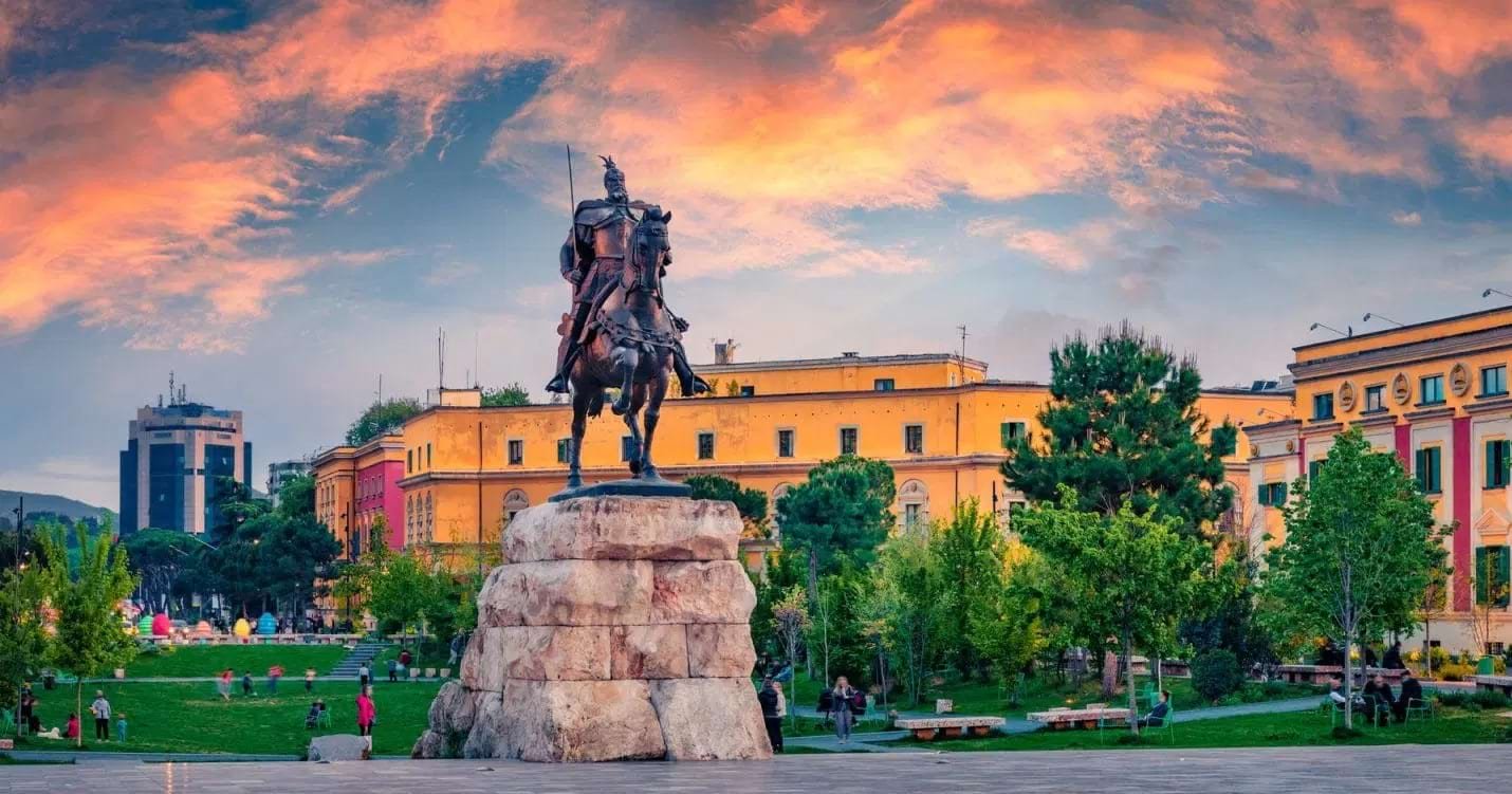 Tirana – place Skanderbeg