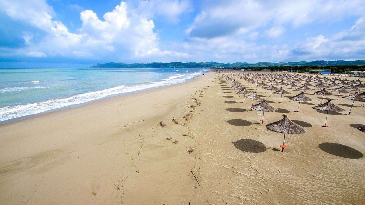 Plage de Lalzi Bay